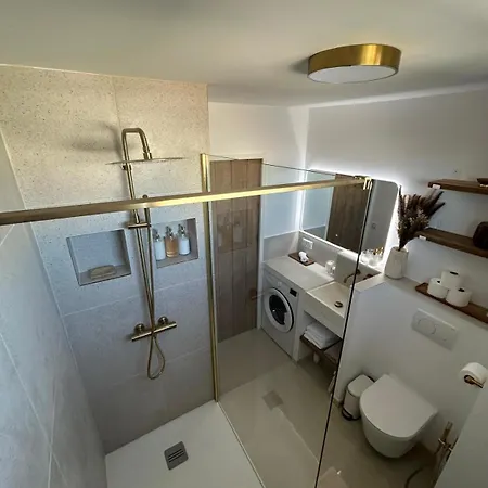 Modern Studio With Balcony, Ultra-Fast Wifi & Parking Near La Defense Arena 아파트